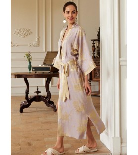 Kimono robe with gold jacquard pattern