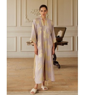 Kimono robe with gold jacquard pattern
